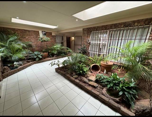 4 BEDROOM HOUSE FOR SALE IN EDLEEN